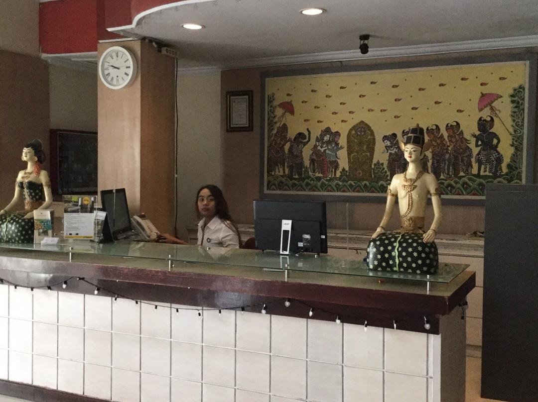 登巴萨普瑞沙伦酒店主图