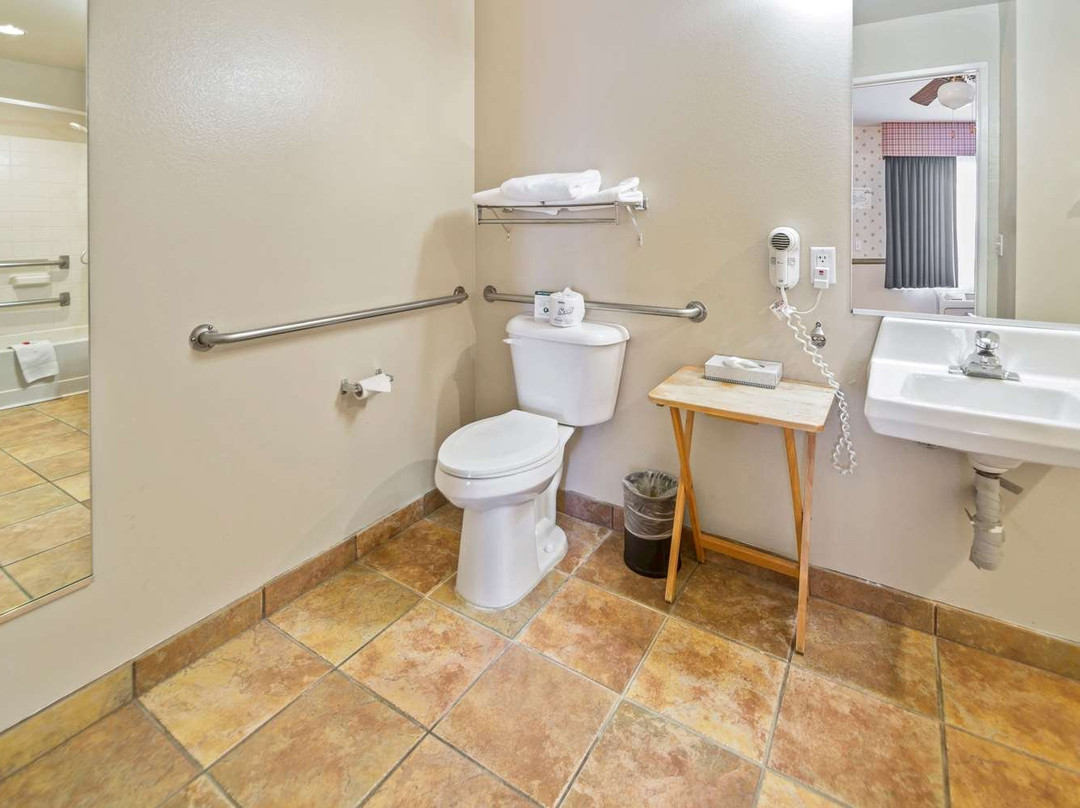 Days Inn by Wyndham Lebec主图