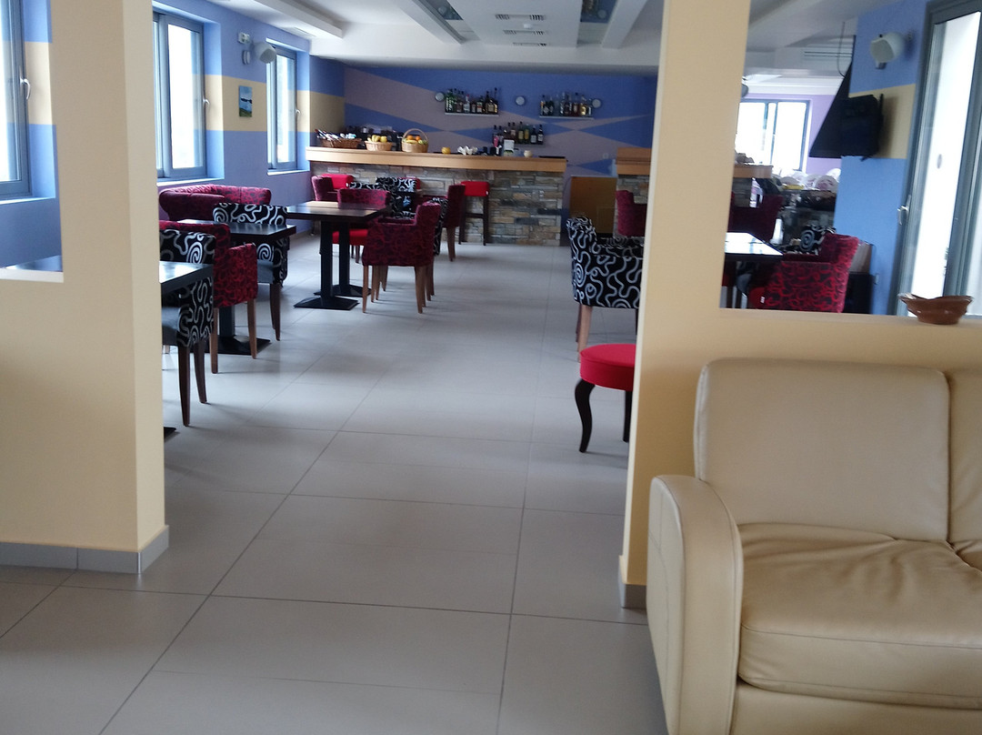 4 Epoches Hotel主图