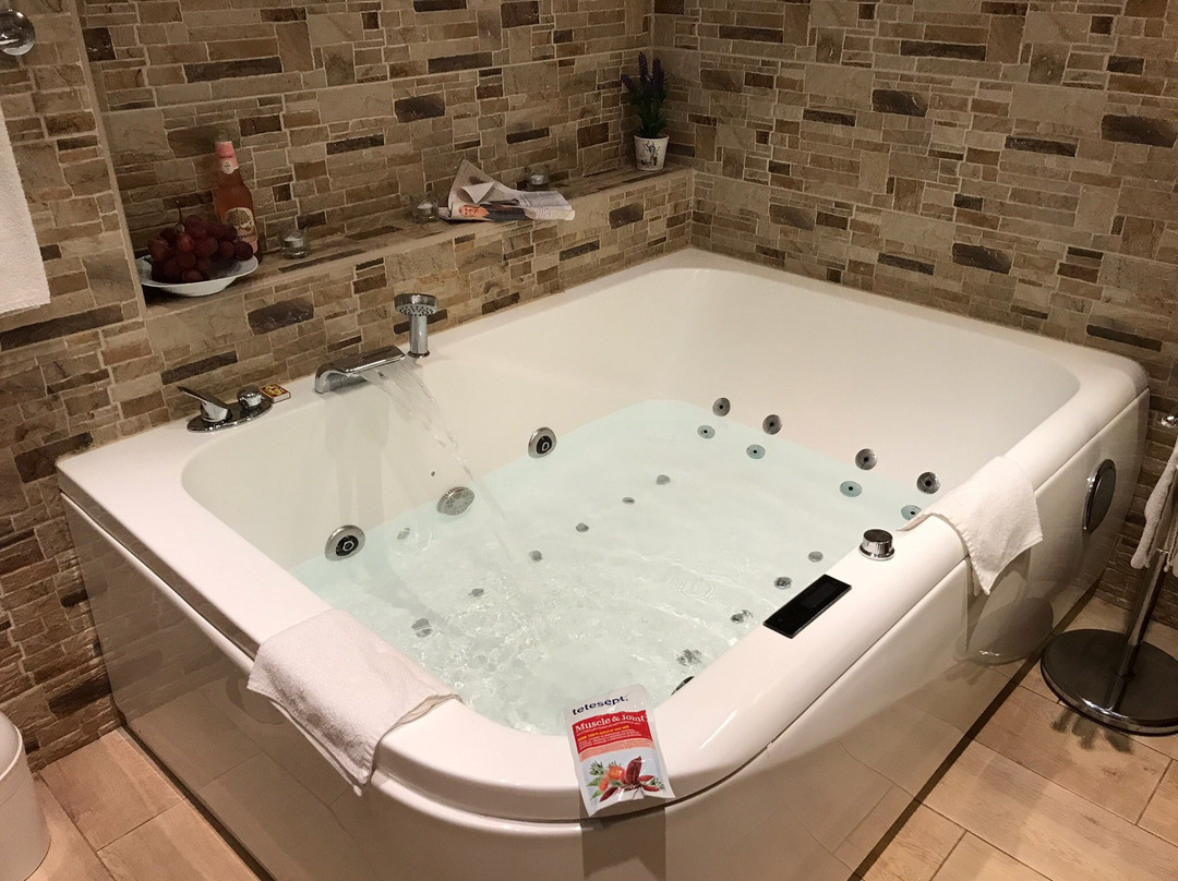 Zdiby酒店住宿-优越酒店