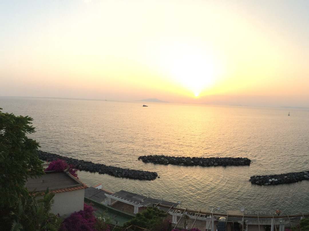 Riviera di San Montano-马萨卢布伦塞必去景点