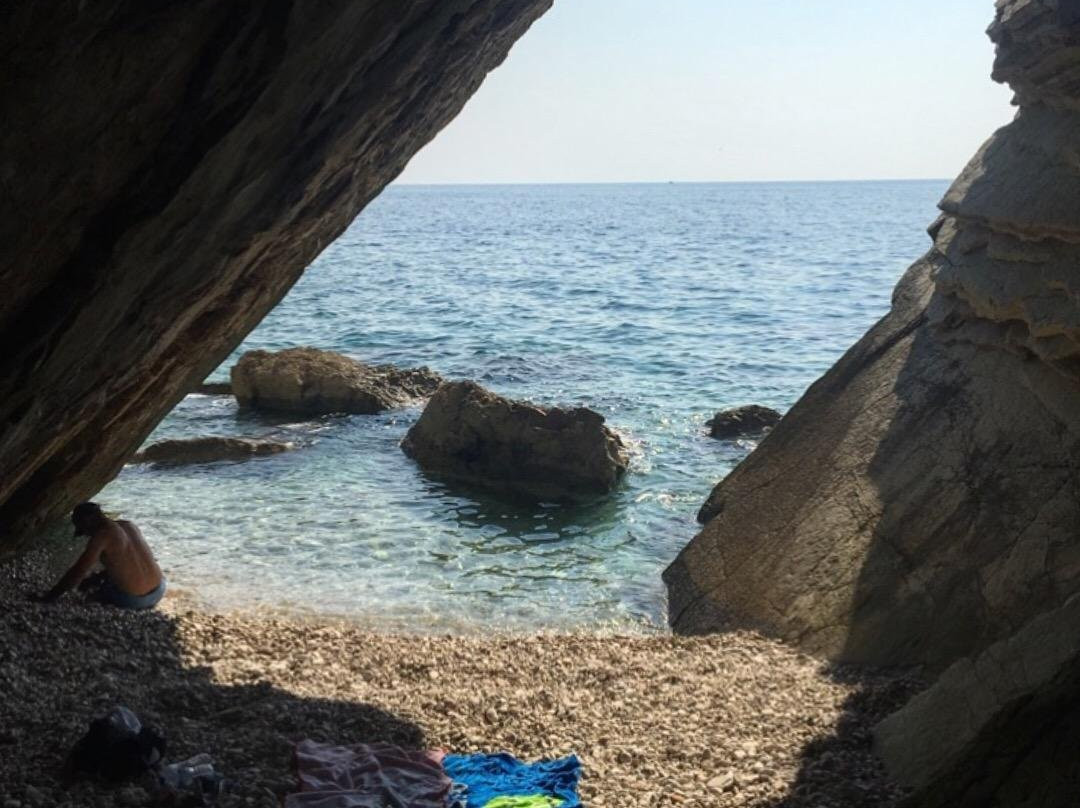 Himara Small Boat Tours景点图片