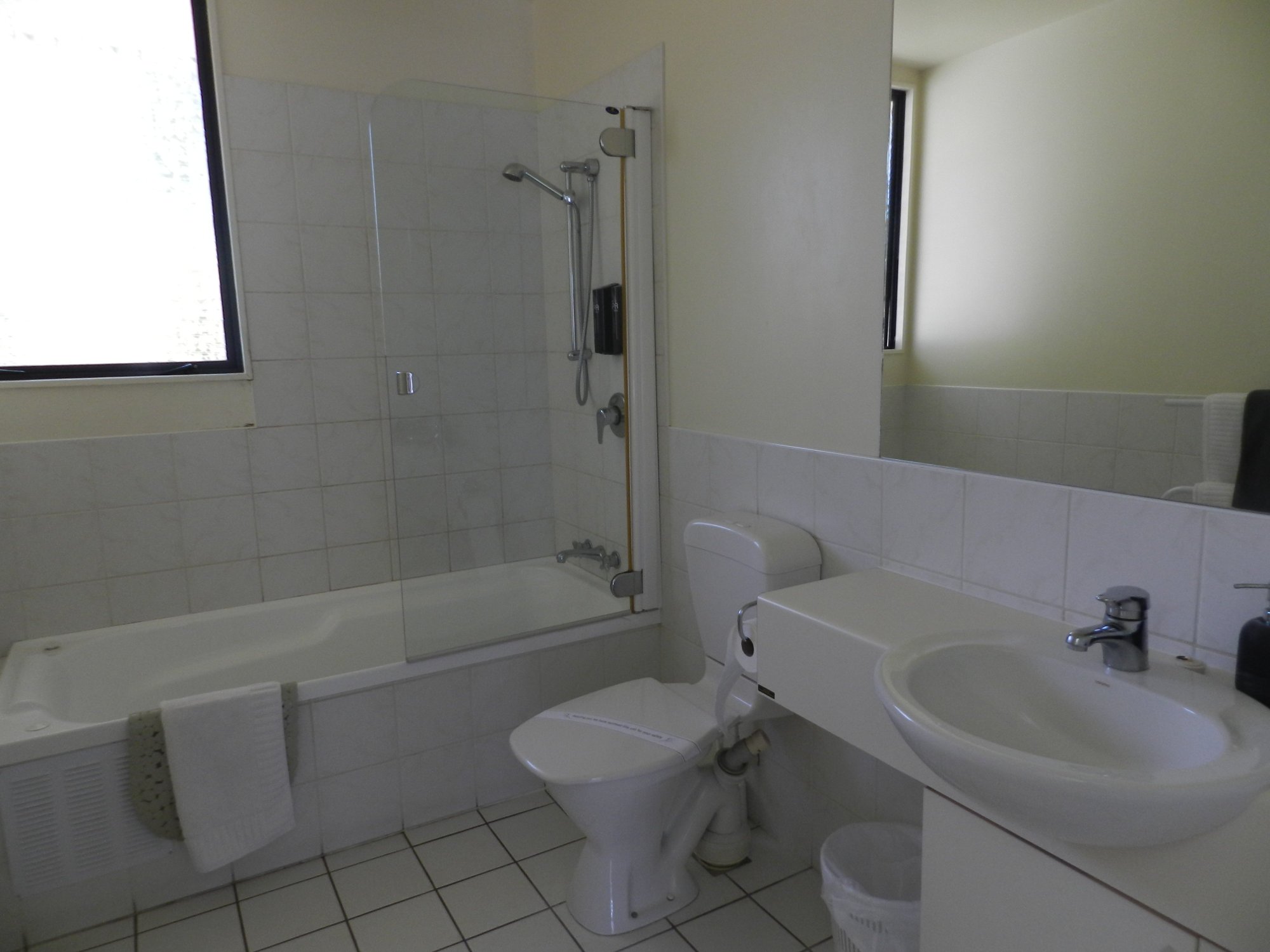 ASURE Phoenix Motor Inn-浴室