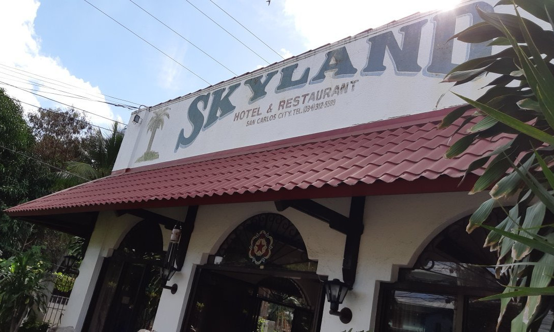 Skyland Hotel and Restaurant主图