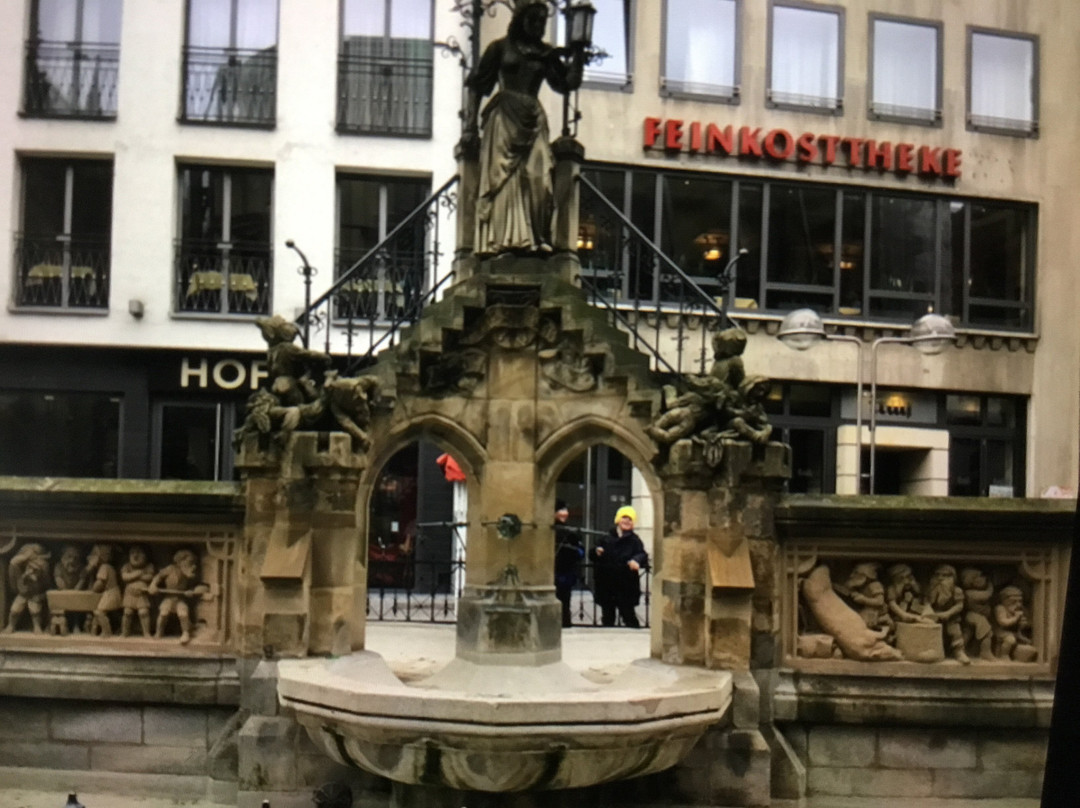 Heinzelmaennchenbrunnen景点图片