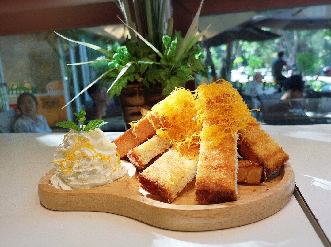 Doi Suthep餐馆和美食-Angkaew Lake By Aiya Café