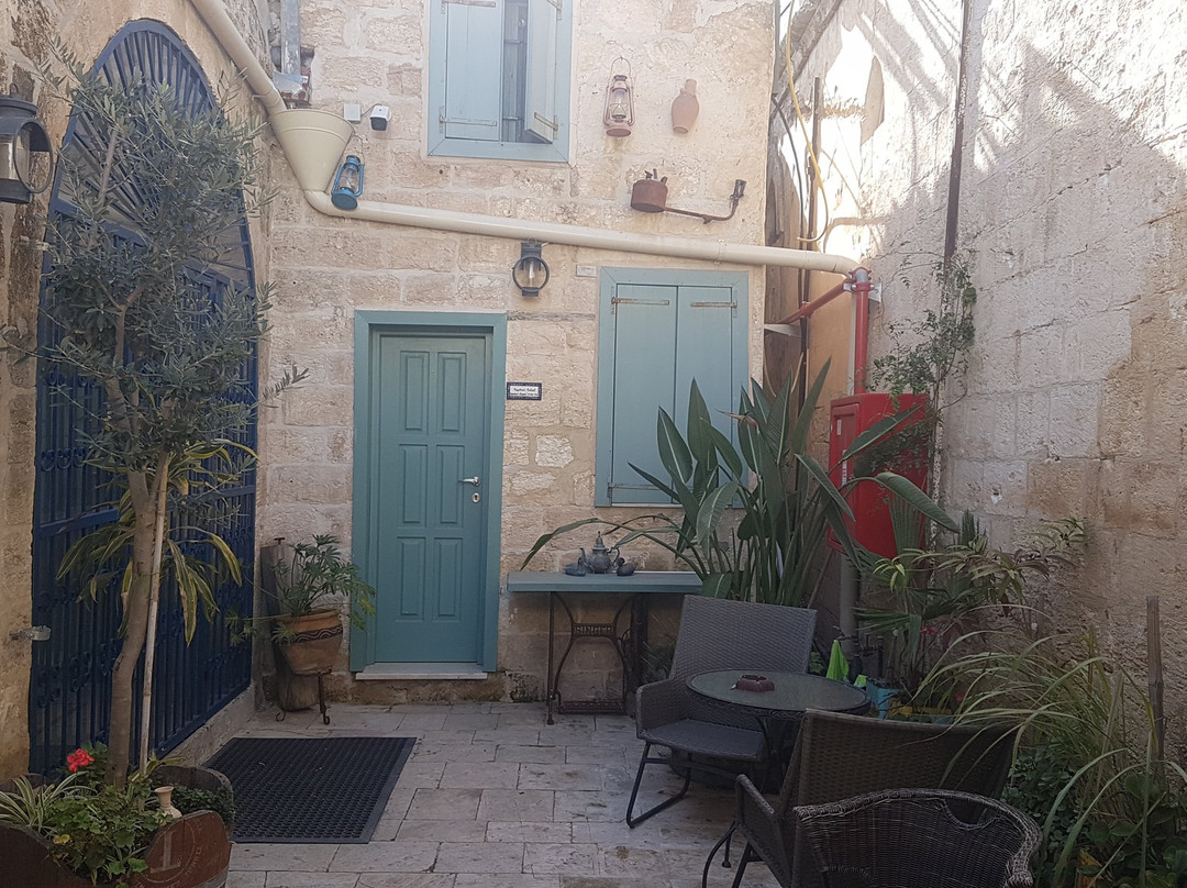 Alexandra House主图