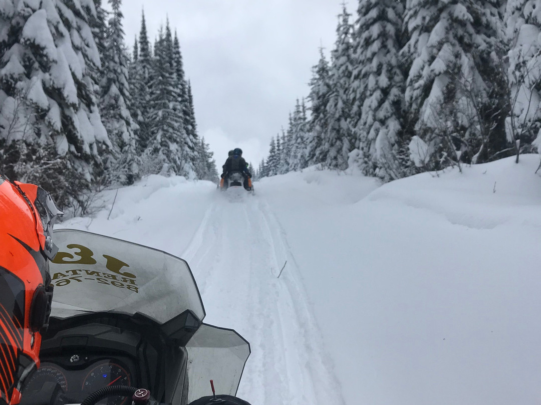 J & L Snowmobile Rentals-Columbia Falls必去景点