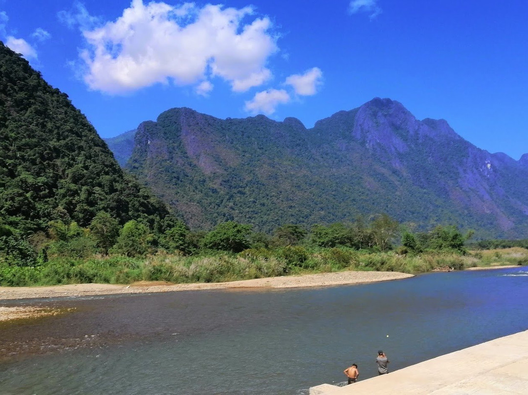 Laos Minivan Tours-旺阳必去景点