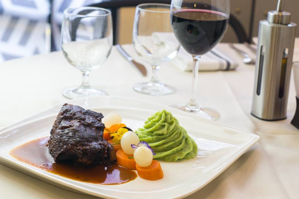 康涅狄格餐馆和美食-Bin 100 Restaurant