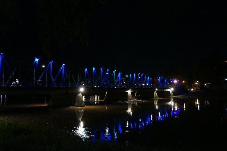 Iron Bridge (Sapaan Lek)景点图片