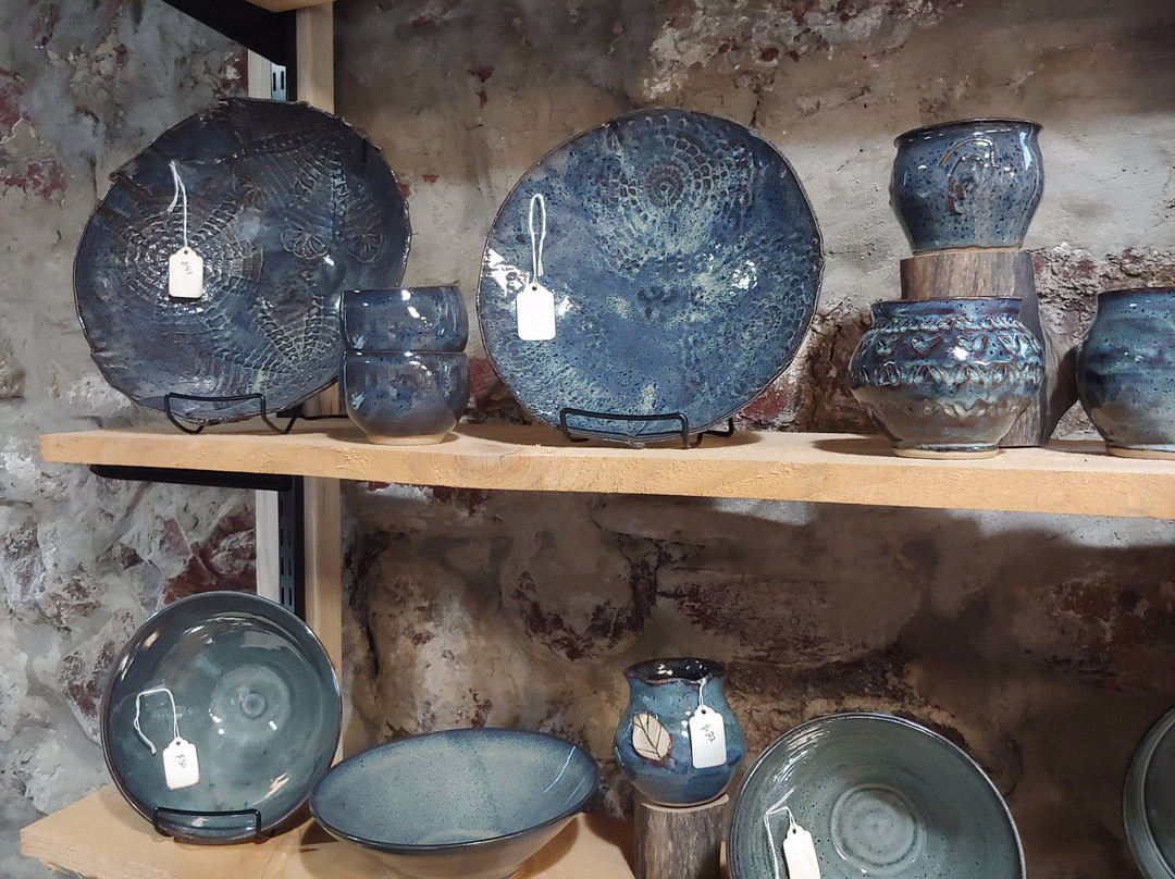 Black Raven Pottery-East Aurora必去景点