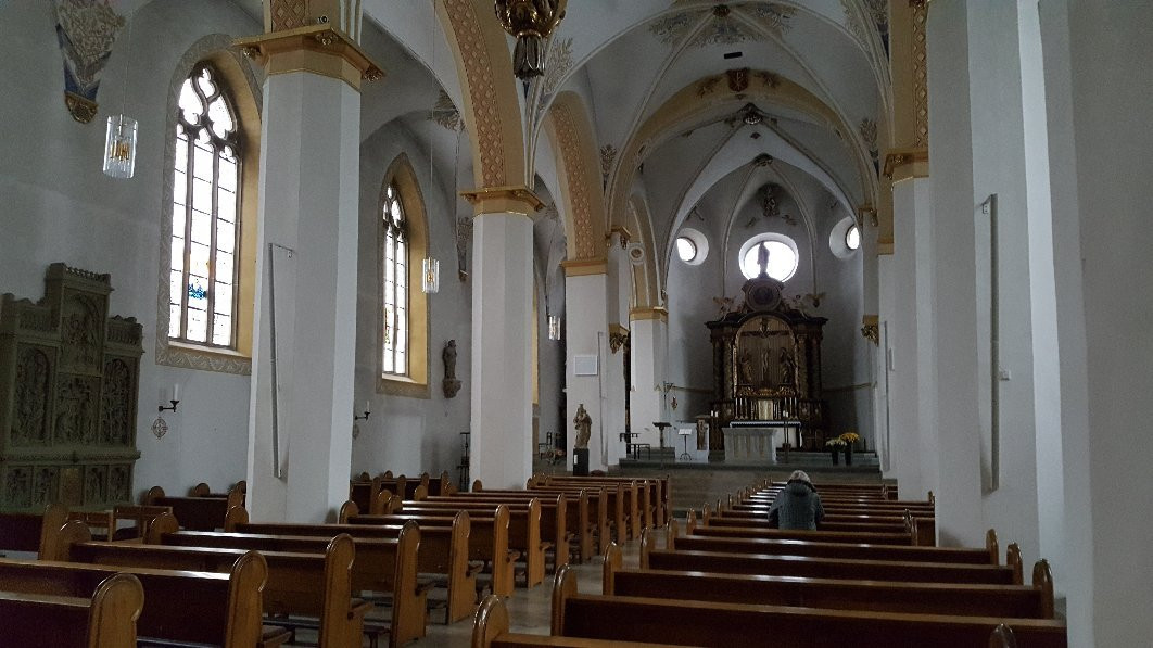 Kirche St. Walburga景点图片
