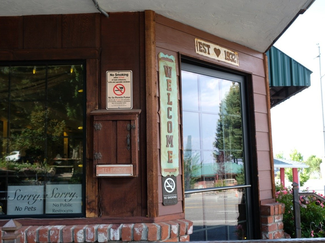 湖畔小屋旅社主图