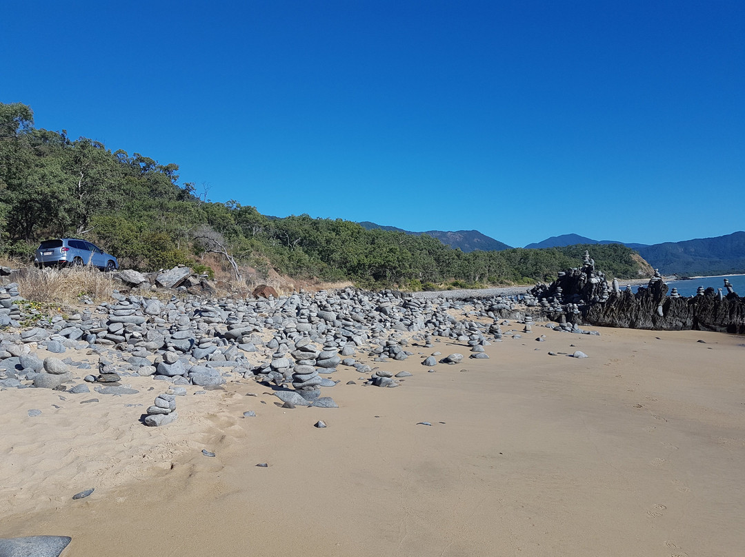 Captain Cook Highway Rock Stacks景点图片