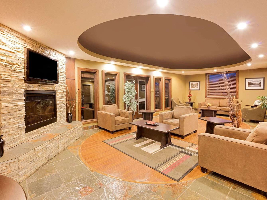 Ramada by Wyndham Cold Lake主图