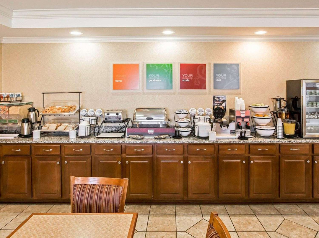 Comfort Inn Hebron - Lowell area主图