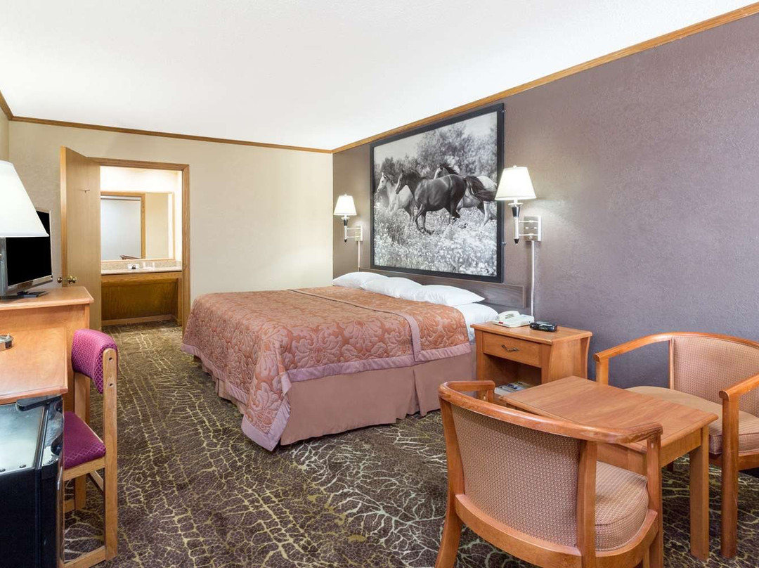 Super 8 by Wyndham Kansas City Airport主图