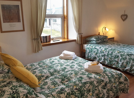 Tom-na-muidh House B&B主图