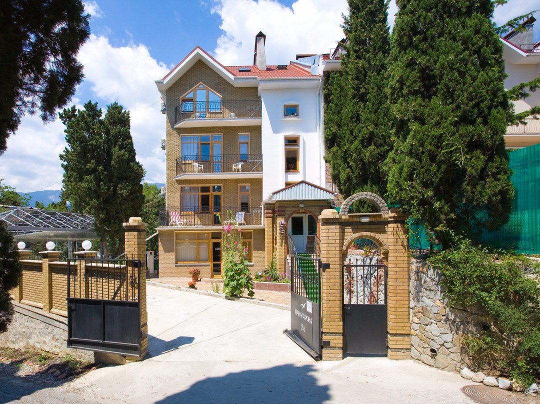 Chaika Guest House