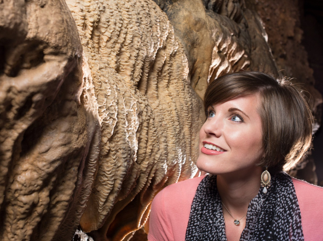 Cape Fair旅游景点-Talking Rocks Cavern