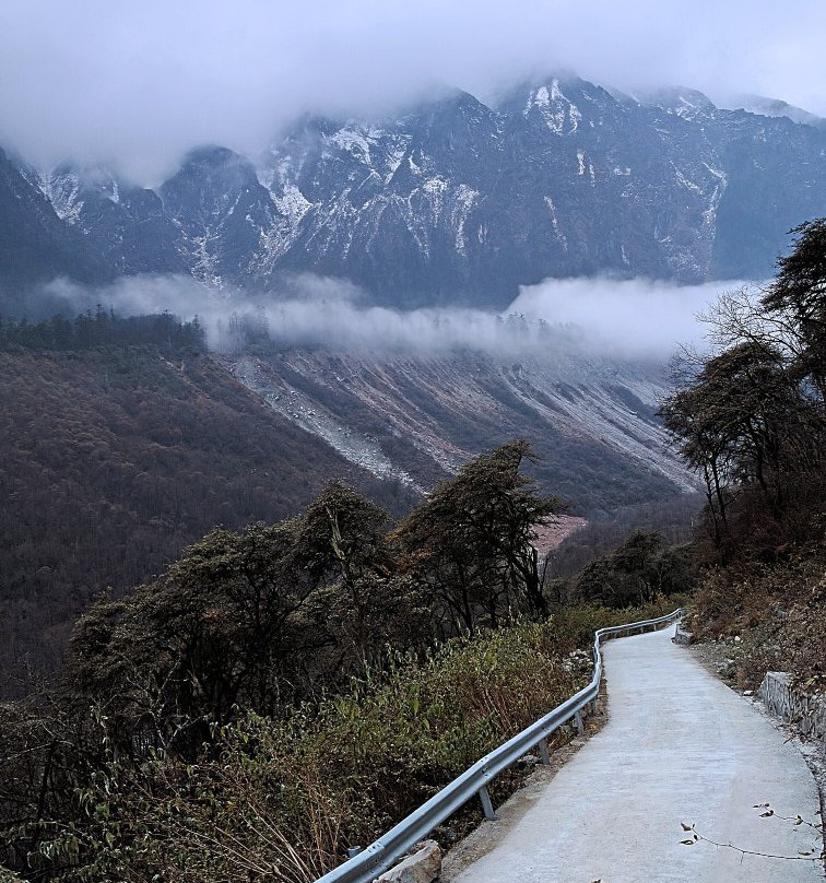 贡嘎山景点图片