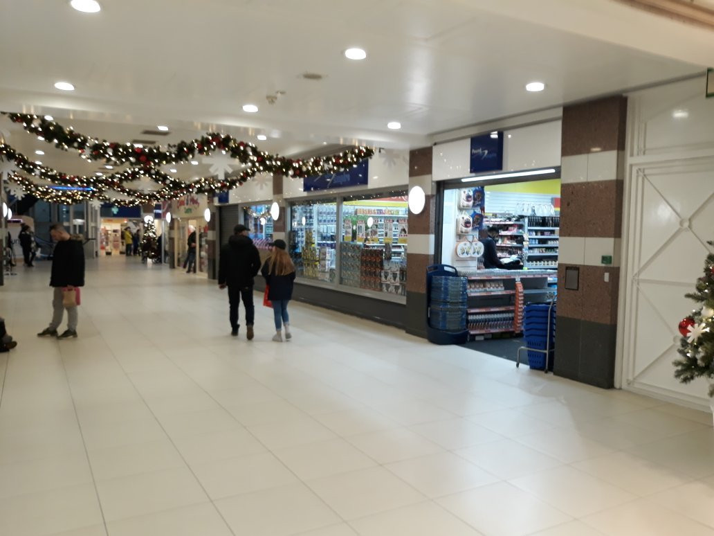 Crompton Place Shopping Centre景点图片