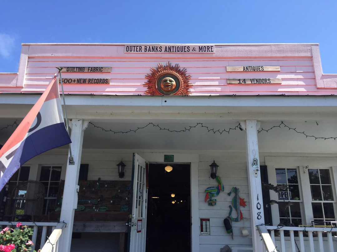 Outer Banks Antiques & More景点图片