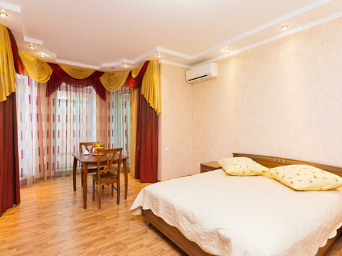 Chetyre Sezona主图