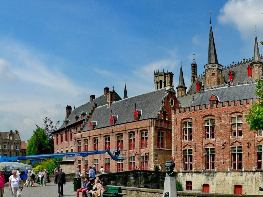 Huidenvettersplein