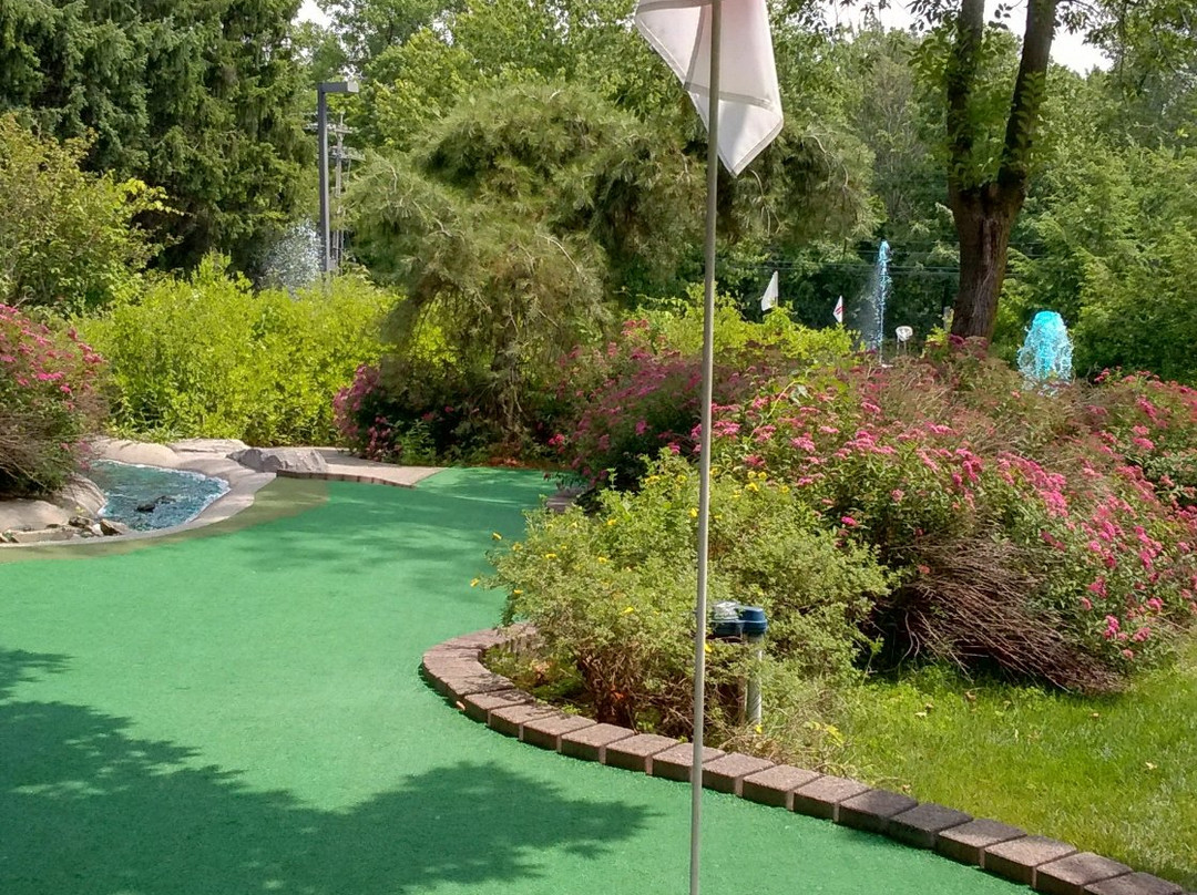 Lumberjack Pass Miniature Golf-乔治湖必去景点