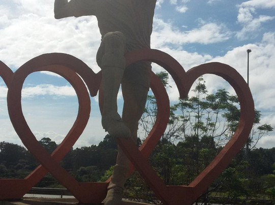 Pele Monument-Tres Coracoes必去景点