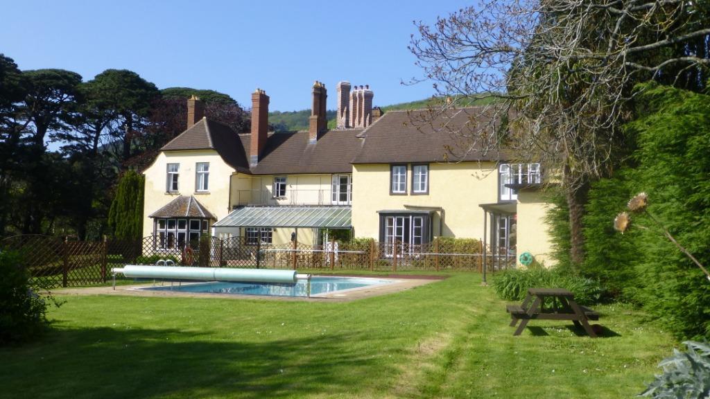 Holnicote House-浴室