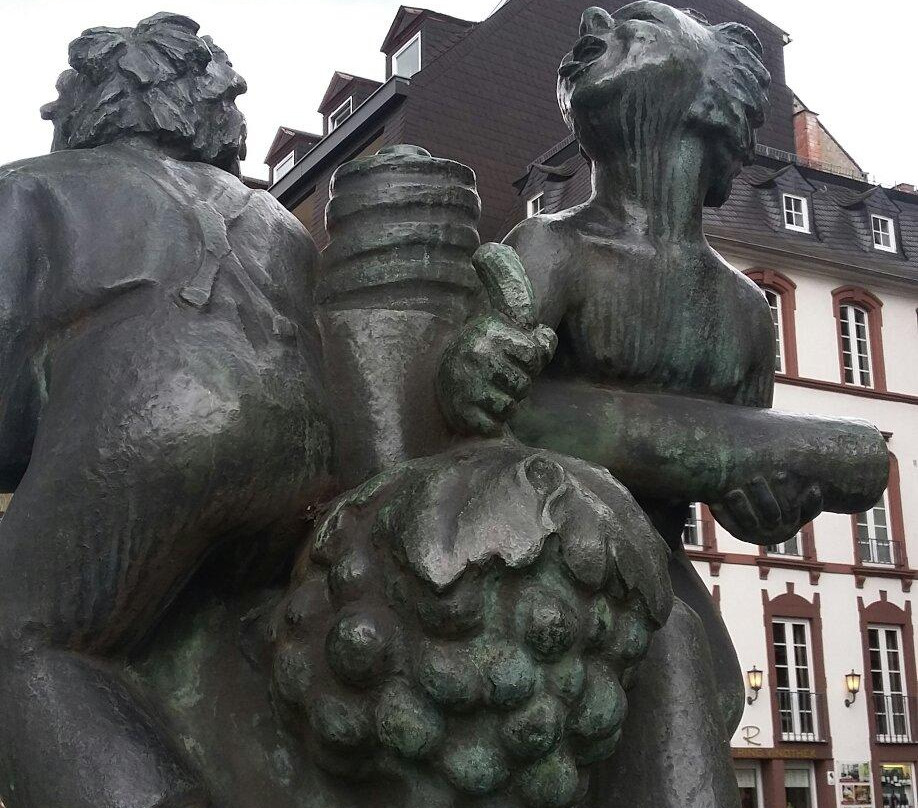 Winzerbrunnen-科赫姆必去景点