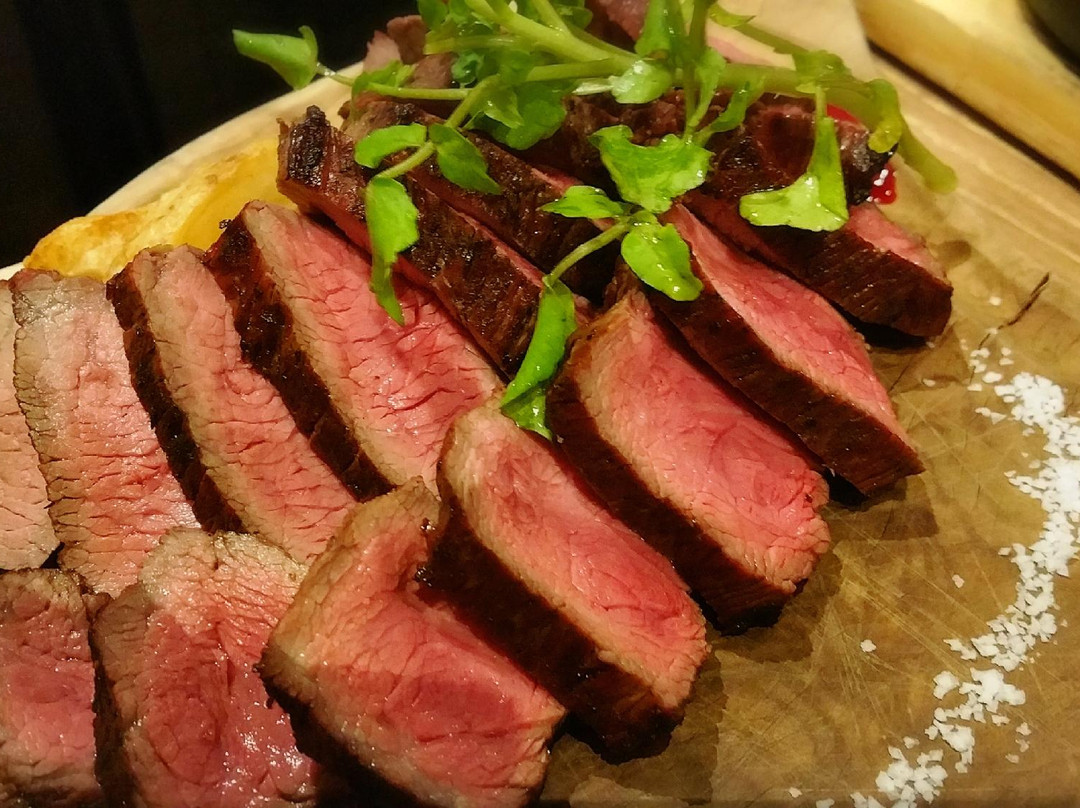 神田の肉バル　ランプキャップ