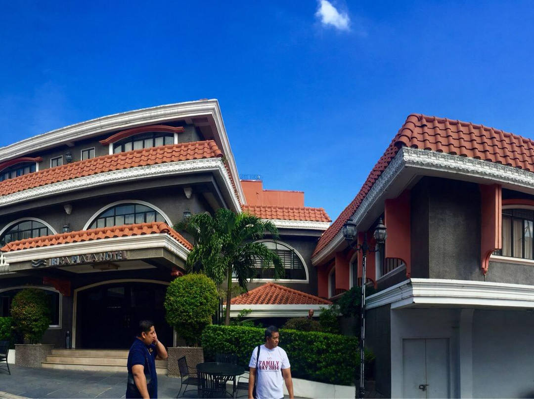 Iriga Plaza Hotel