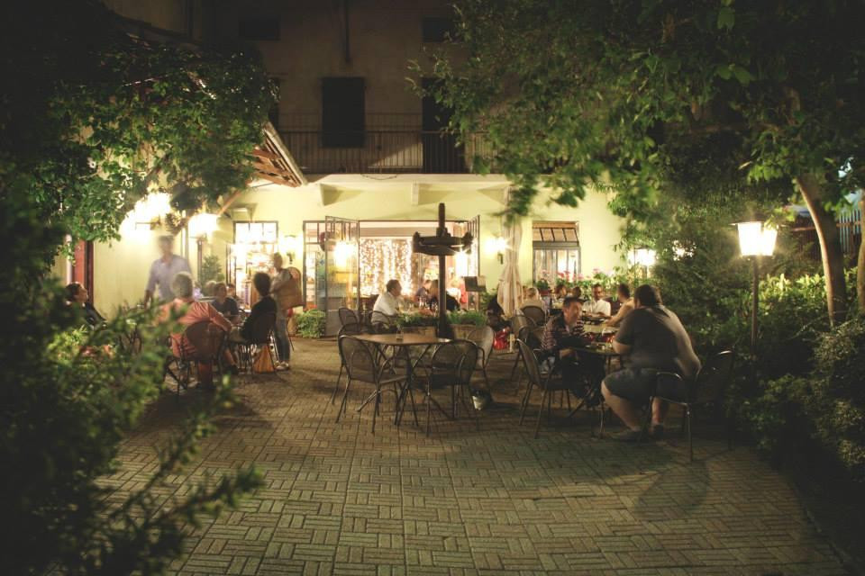 Donato餐馆和美食-Caos Pub