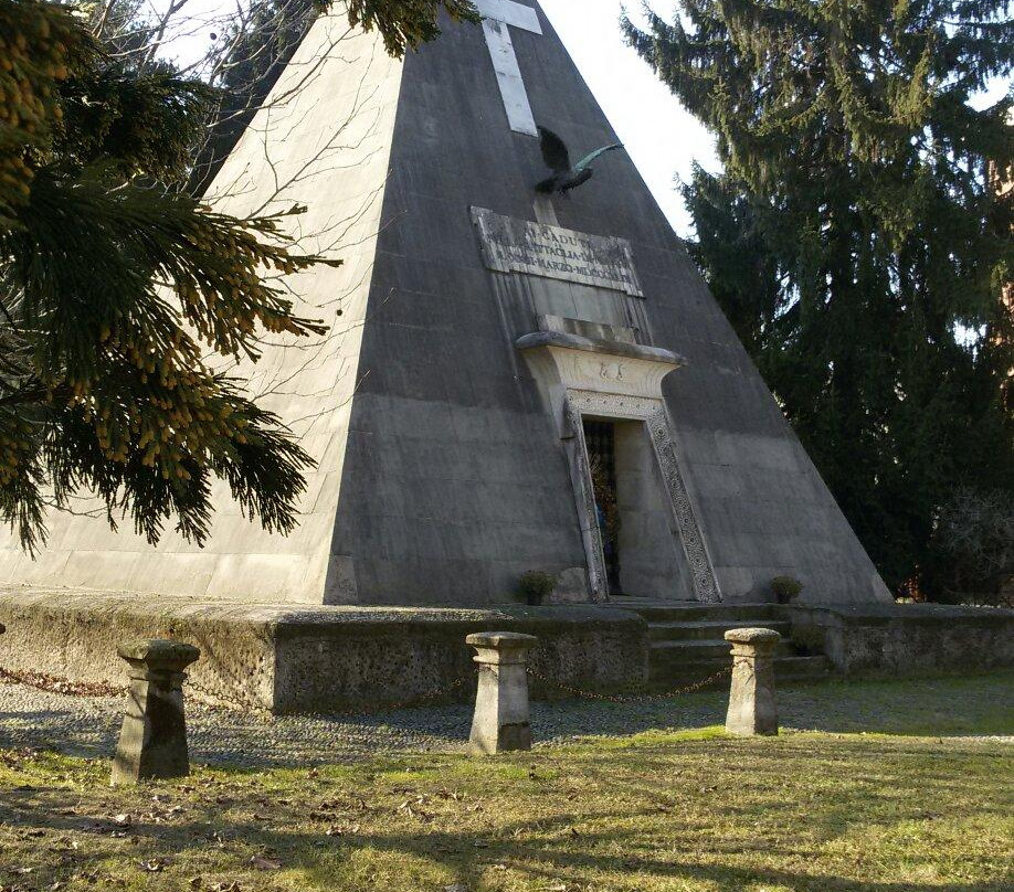 The Novara Pyramid-诺瓦拉必去景点