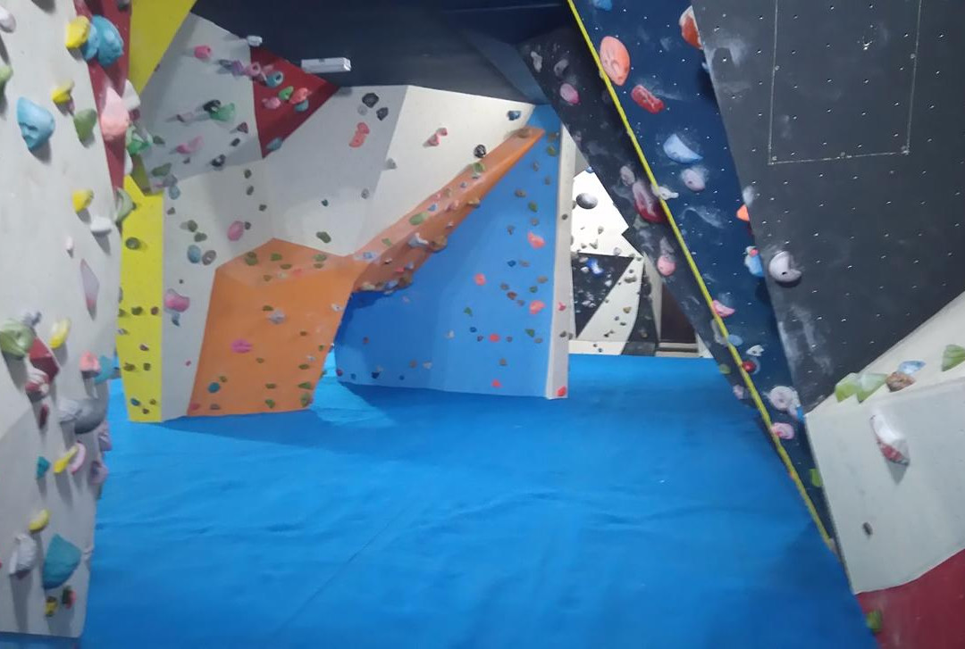 Avertical World Climbing Centre-敦提必去景点