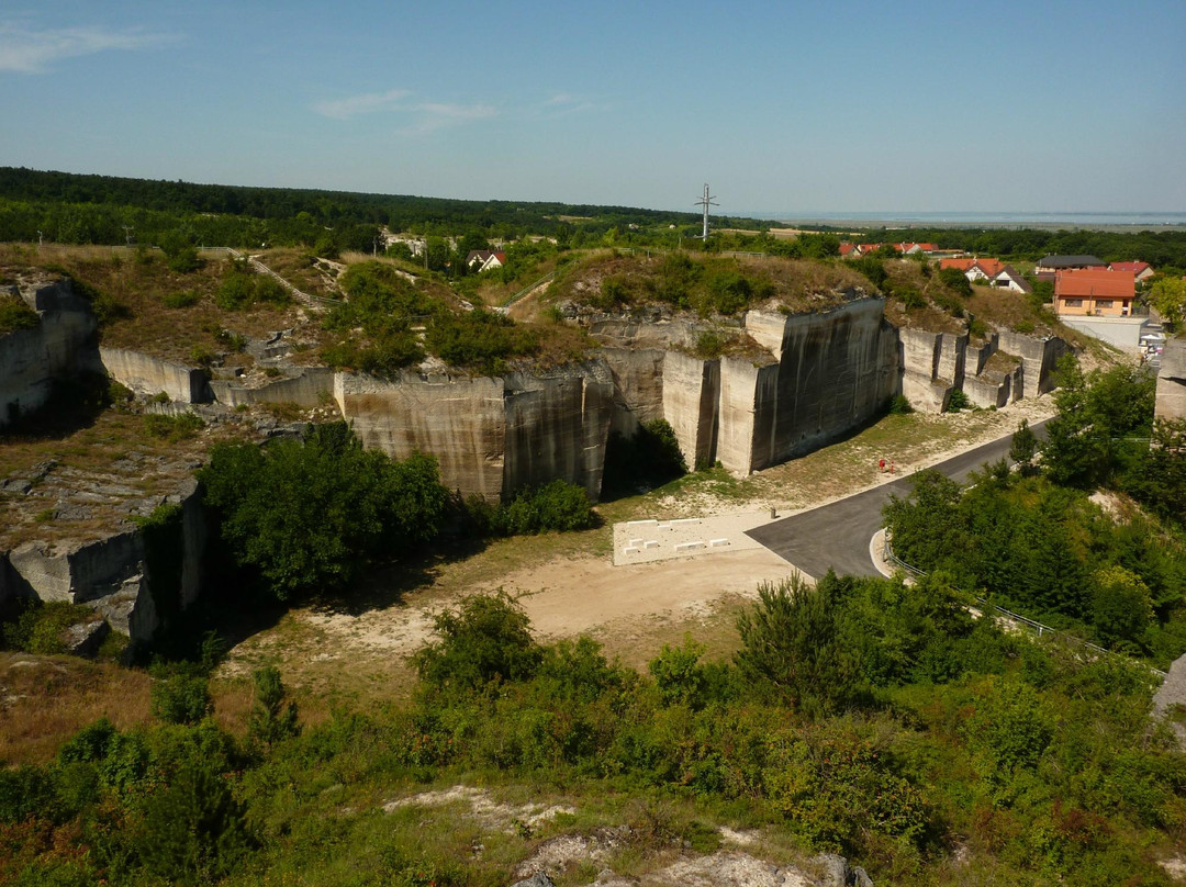 Fertőrákos Quarry and Cave Theatre景点图片