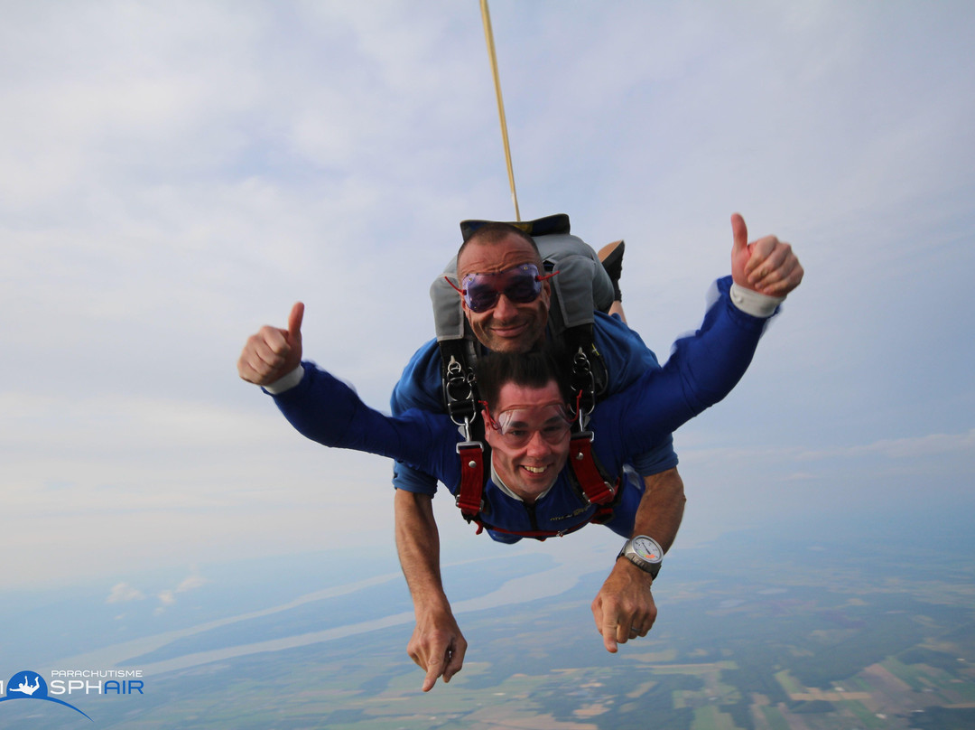 Parachutisme Atmosphair-李维斯必去景点