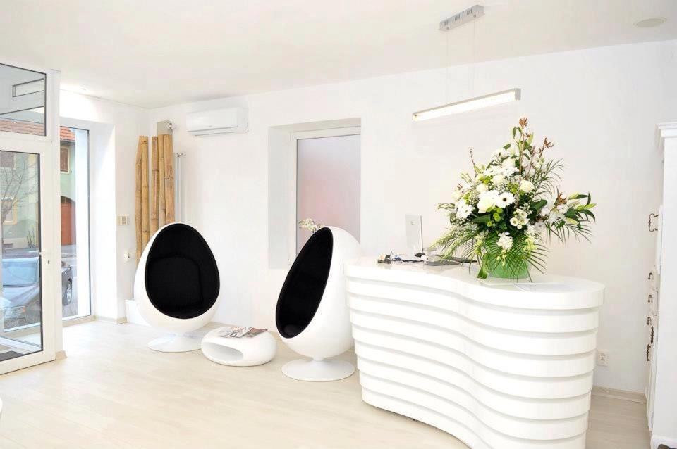 Studio 109 Hair Design & Spa-布拉索夫必去景点