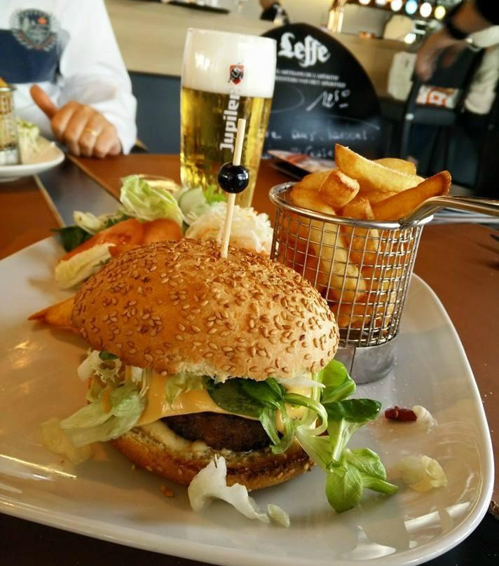 Awans餐馆和美食-O Magasin