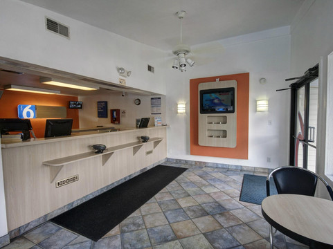 西弗吉尼亚十字巷 6 号汽车旅馆 - 戈夫山大道