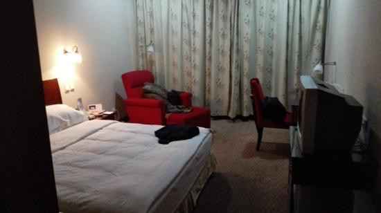 忆泊城市酒店（临平银泰百货邱山大街店）主图