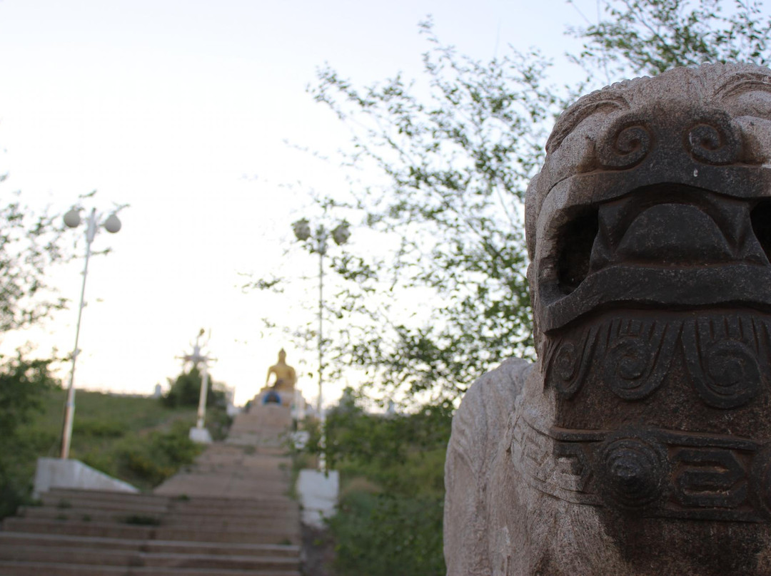 Seated Buddha Statue-Darhan必去景点