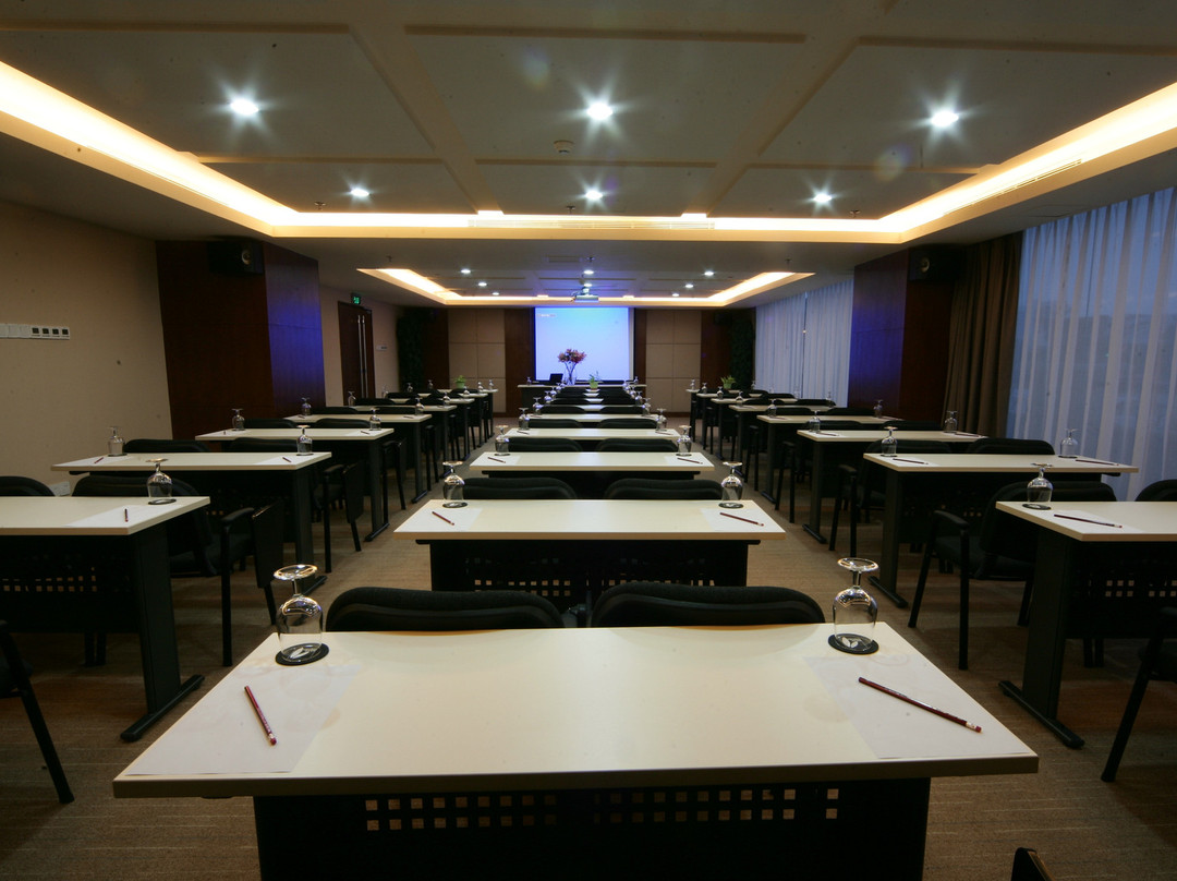 佛山金广快捷季华园地铁站店主图