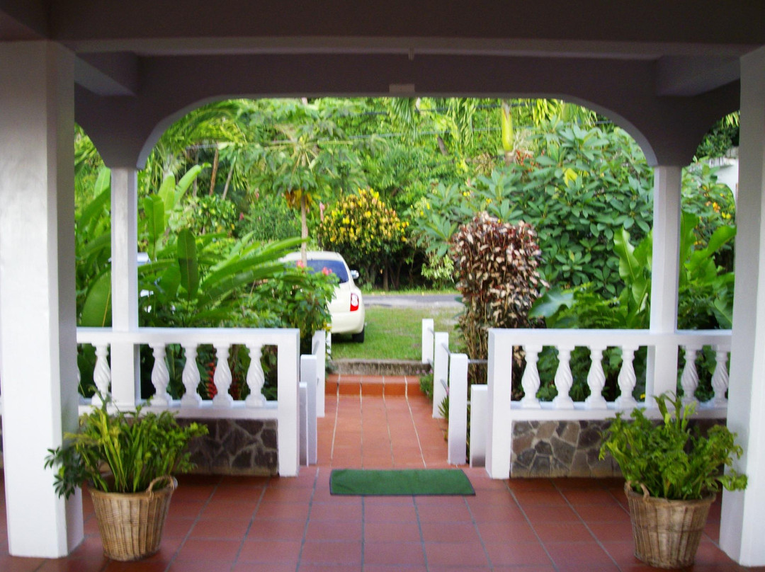 Marigot酒店住宿-Carib Territory Guest House