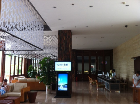 三亚半山半岛帆船港酒店主图