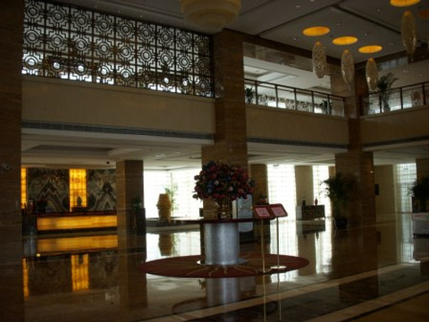 朱家角皇家郁金香花园酒店主图